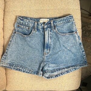 Abercrombie The Mom Short Curve Love High Rise
